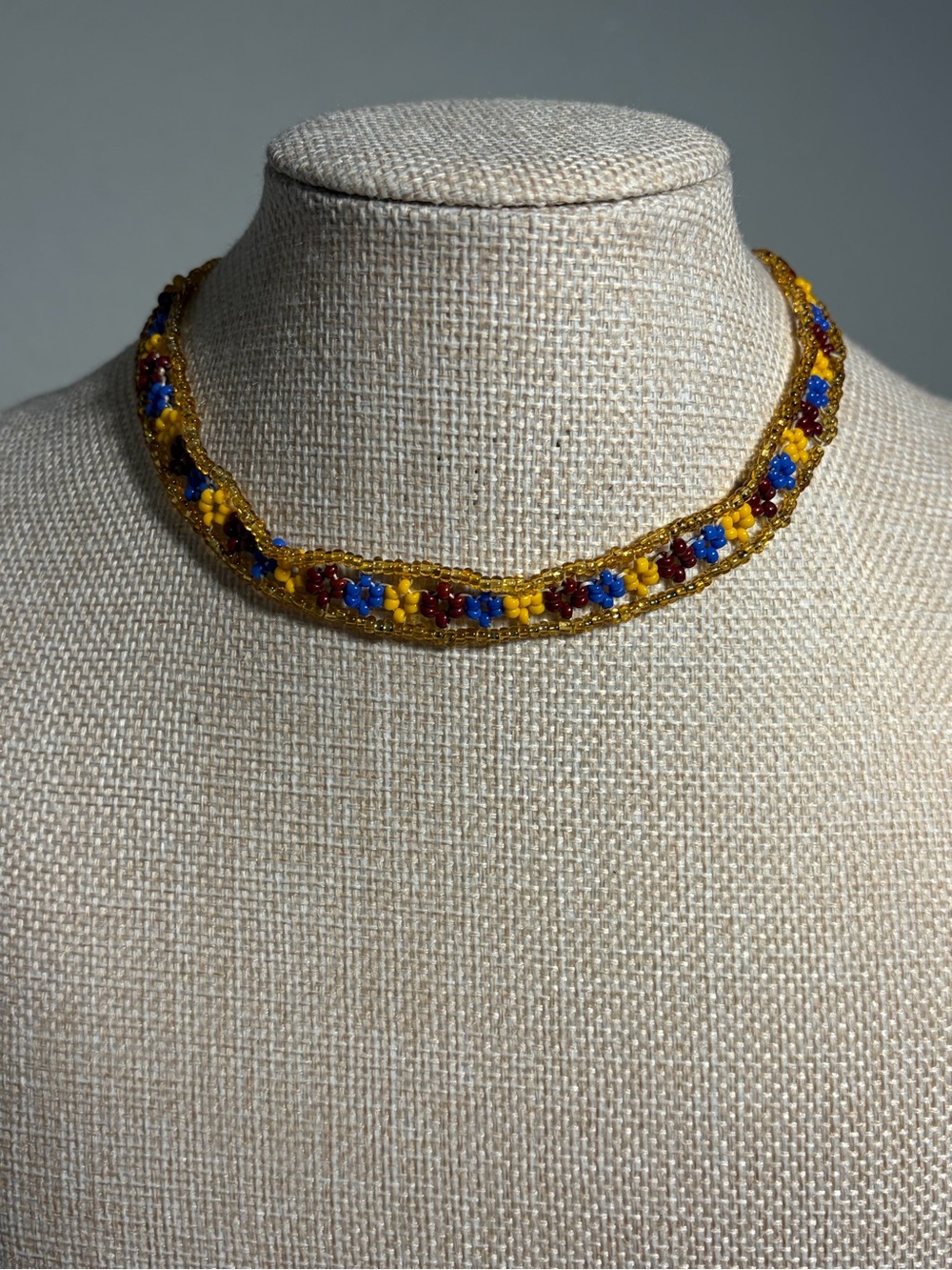 🦔 Vintage Floral Beaded Chocker Necklace